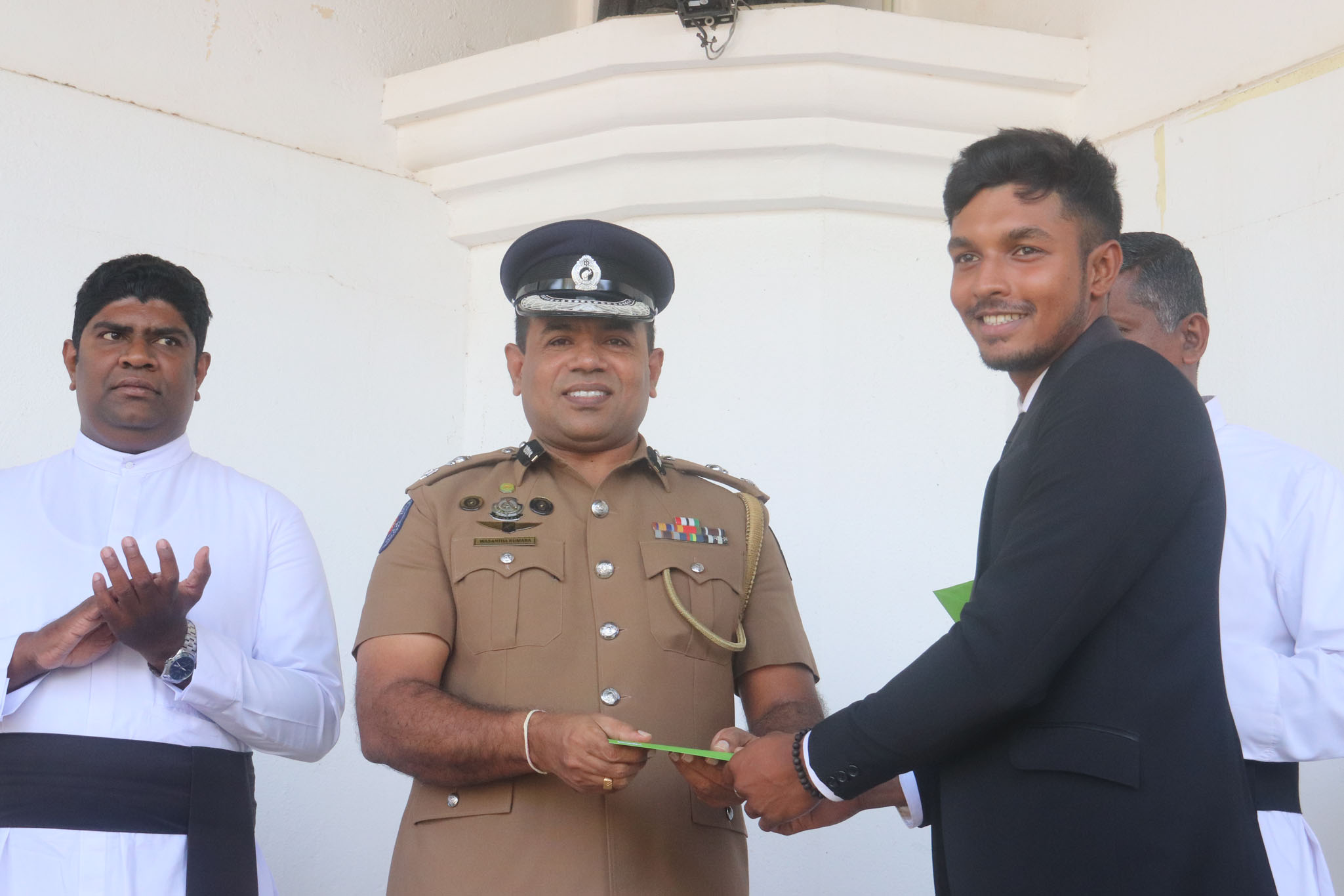 Oba Donates 1m Rupees To Enhance School Cricket - St. Joseph Vaz College - Wennappuwa - Sri Lanka